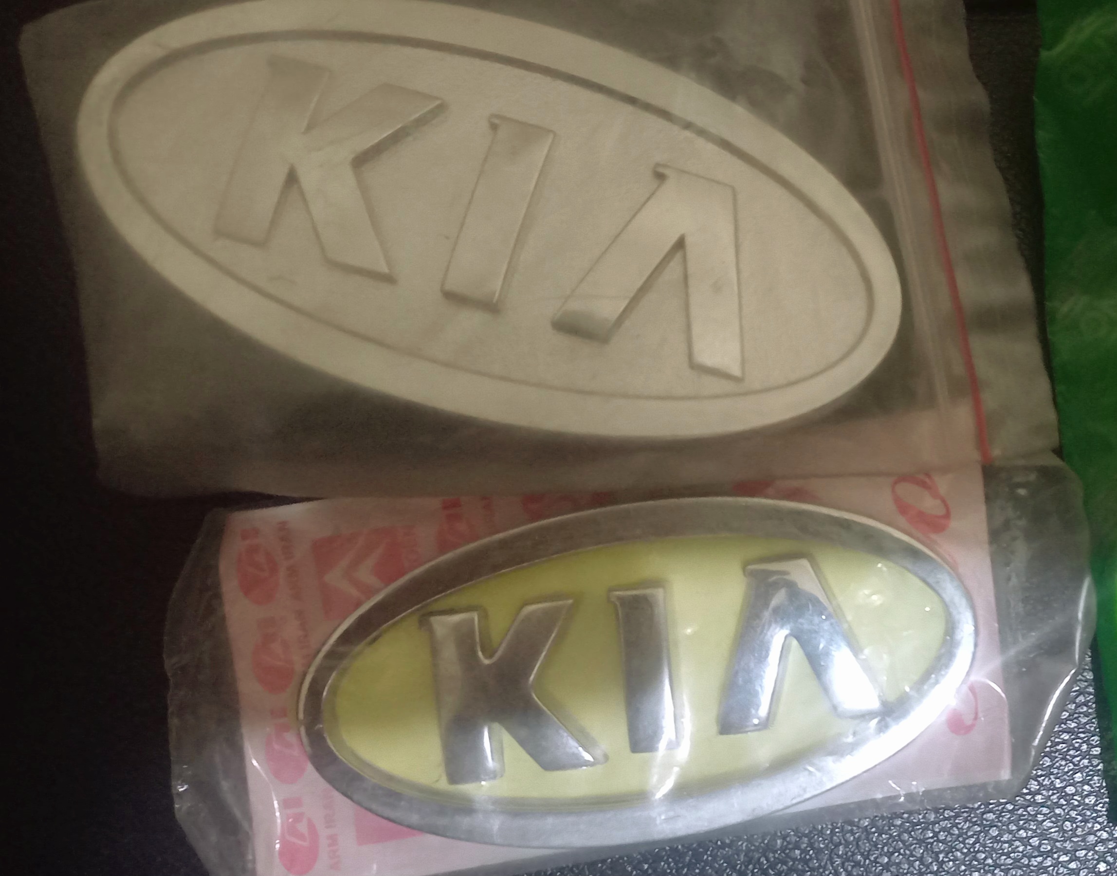 خرید آرم kia ریو