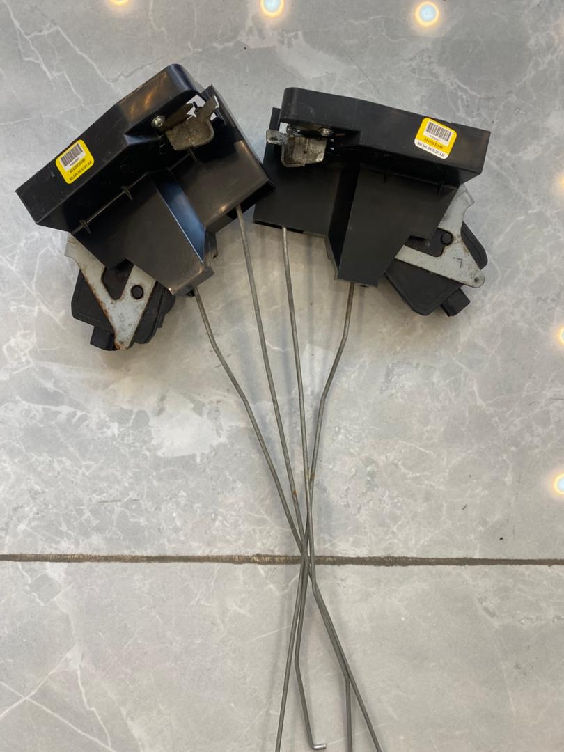 قفل درب عقب چپ ریو